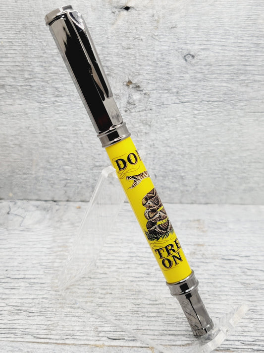 Vertex Magnetic Rollerball Pen with a Gadsden Flag, Don't Tread Label Cast Body